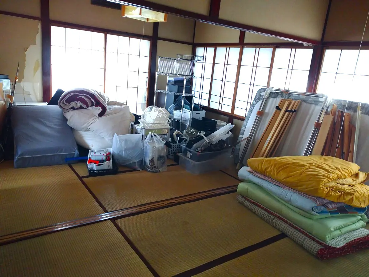 「引越しで大型家具や家電をまとめて回収しました」作業写真