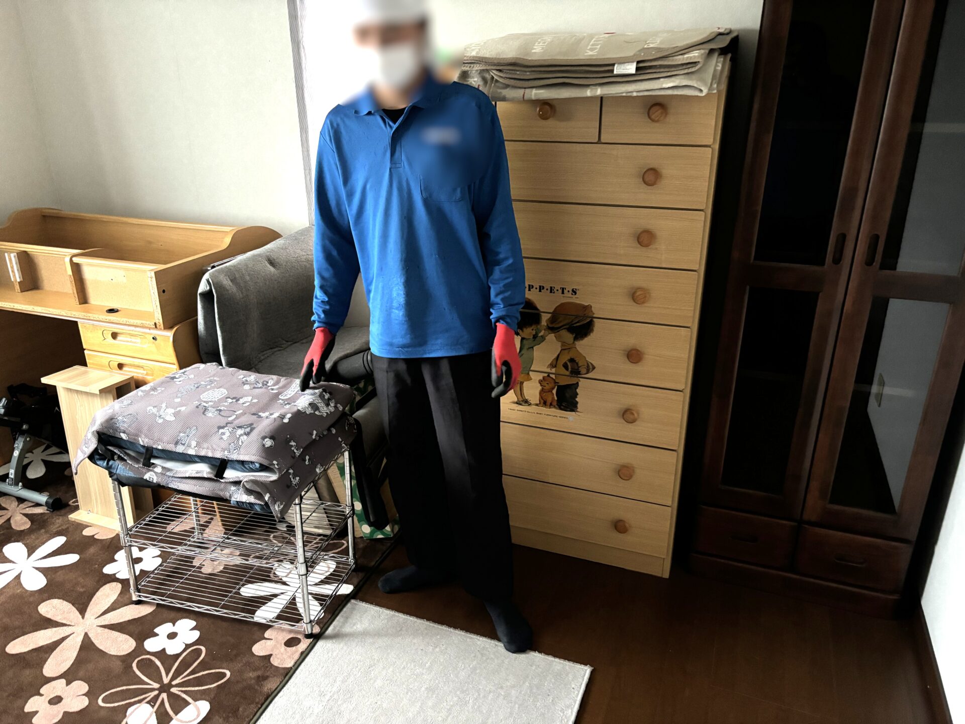 「ご実家で使用されていた学習机・タンス・健康器具などを回収しました」作業写真